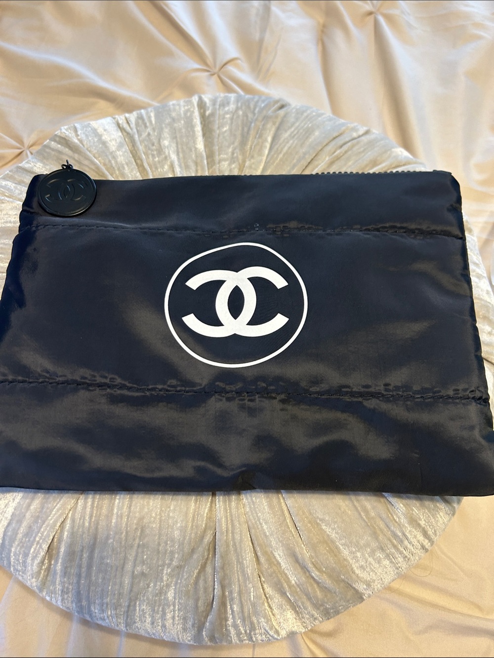 Chanel bag in dust cover GWP - Picture 5 of 12